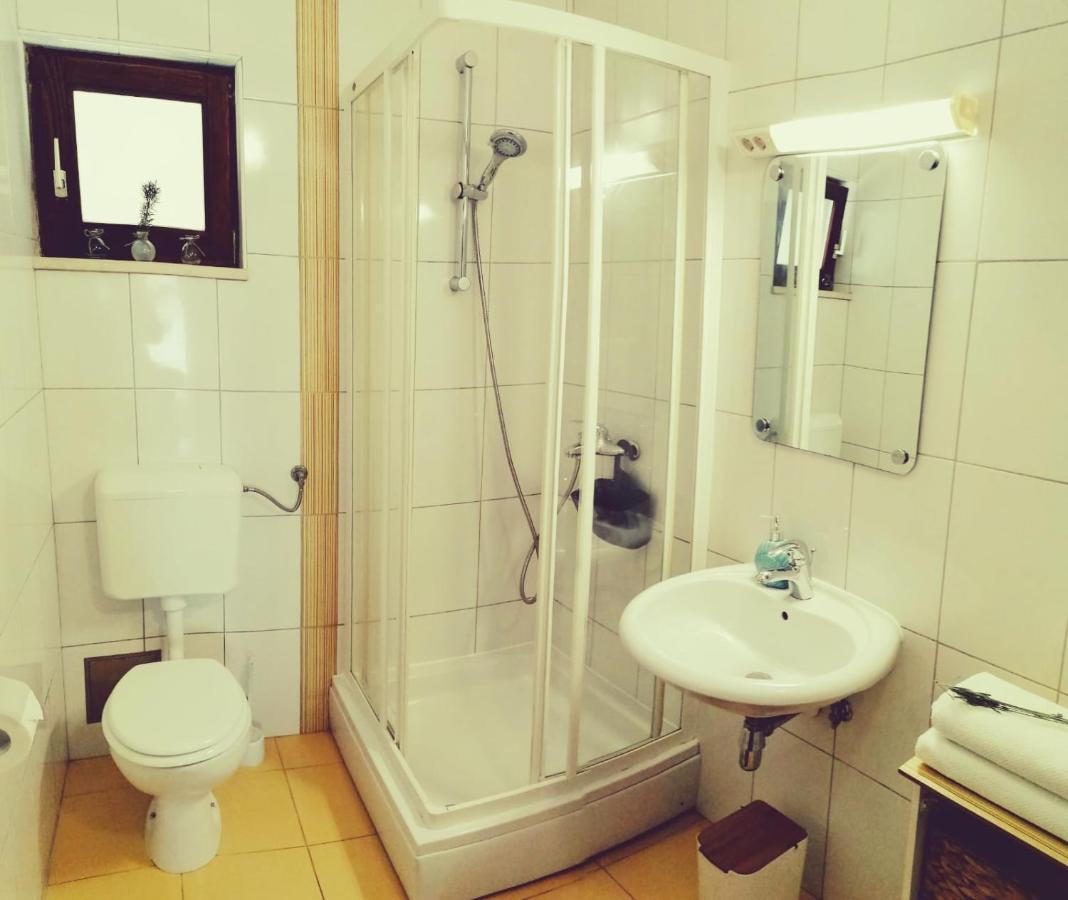 Apartment By The Beach Primosten Ngoại thất bức ảnh